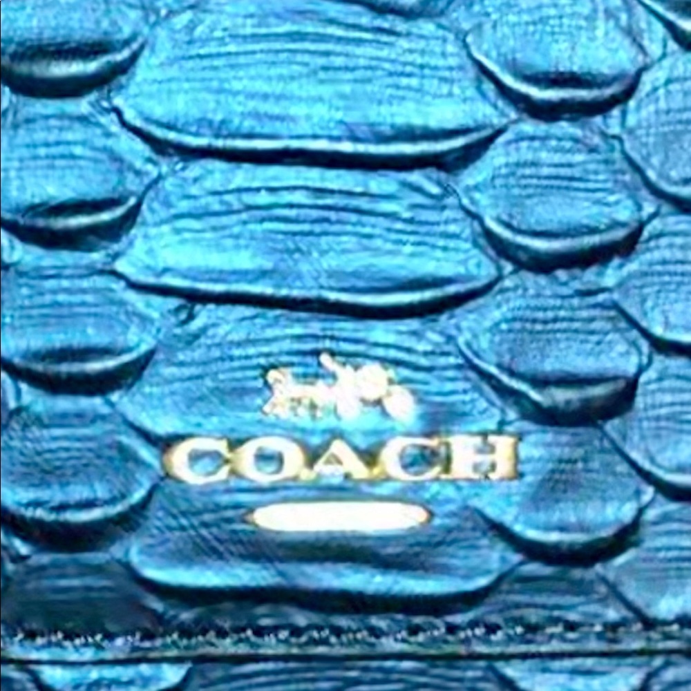⚠️LAST ONE⚠️Coach tri-fold wallet blue python look - Picture 4 of 6